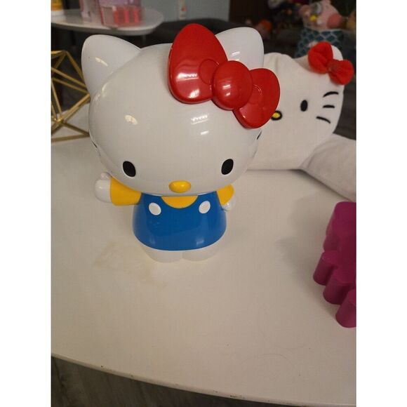 Hello Kitty by Sanrio bundle - Picture 6 of 7